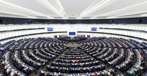 EUROPA, LA GUERRA PERMANENTE DEL PARLAMENTO IGNORATO