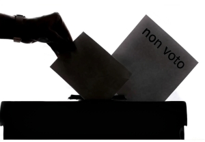 LA SCONFITTA DELLA POLITICA E DELLA COMUNICAZIONE