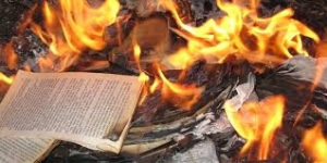 I LIBRI NON SI BOICOTTANO, ANCHE SE PARLANO DI FASCISMO