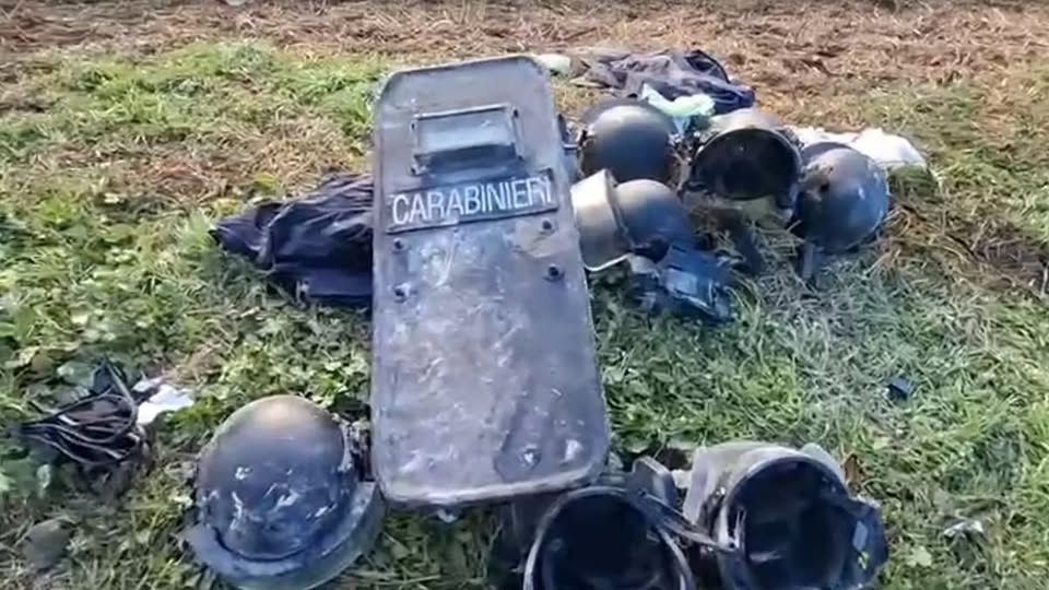 MANIFESTO PER I CARABINIERI CADUTI A CASTEL D'AZZANO