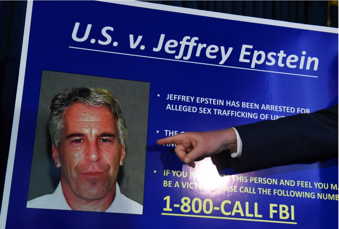 LE FOTOGRAFIE INEDITE DELLA VILLA DEI PEDOFILI