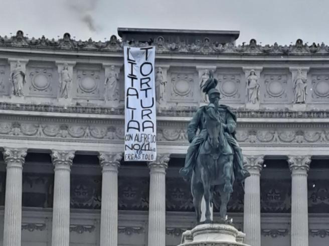 VIOLATO L’ALTARE DELLA PATRIA