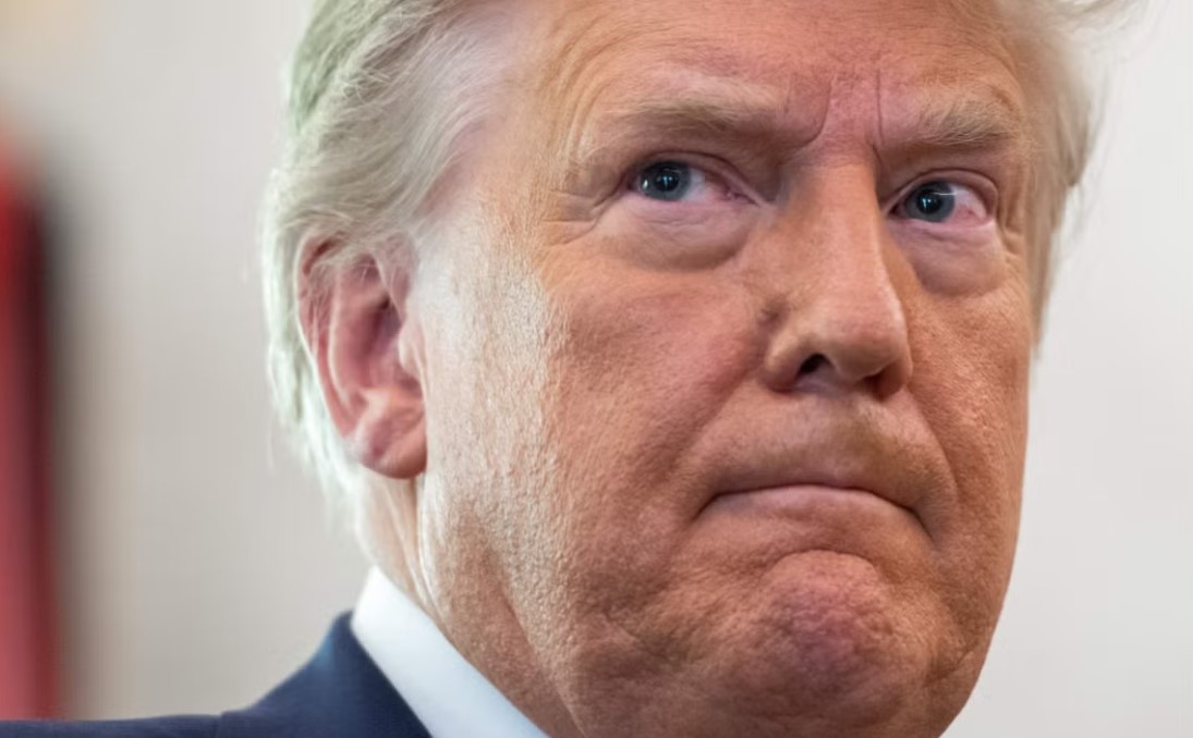 TRUMP SCHIAFFEGGIA I LEADER UE, MA NON ABBANDONA L’EUROPA