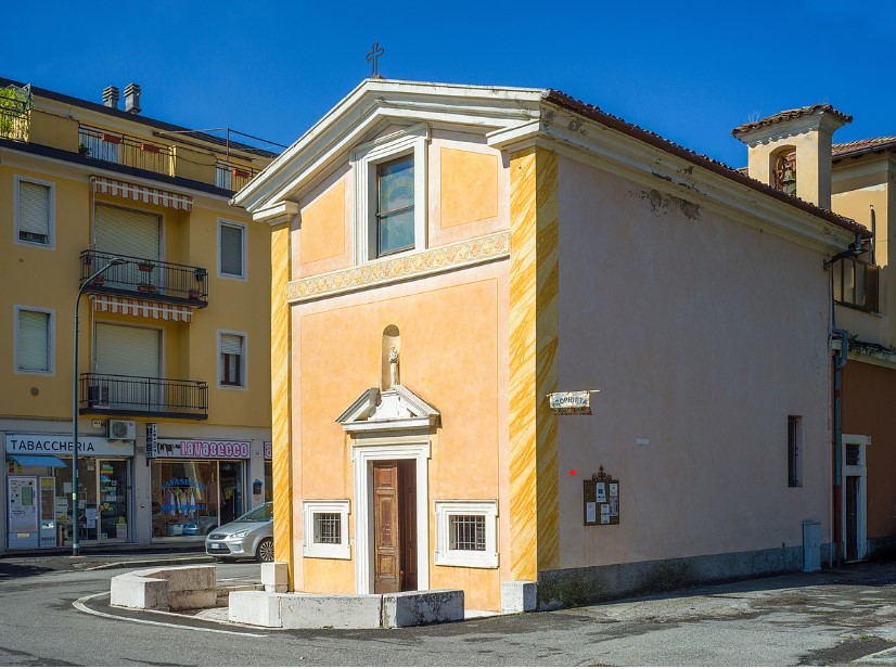 Chiesetta villaggio Ferrari