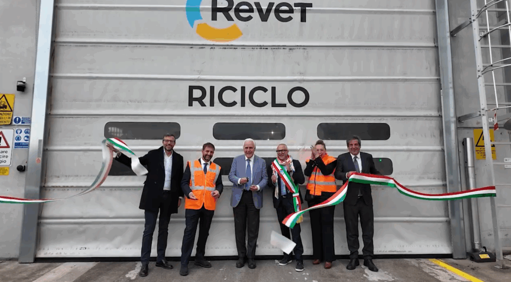 AMBIENTE, REVET (GRUPPO PLURES) AVVIA UNA SECONDA LINEA DI PRODUZIONE 