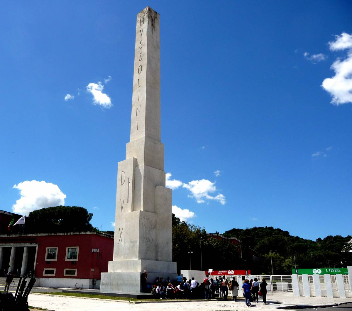 MUSSOLINI_OBELISCO_ROMA_FORO_ITALICO