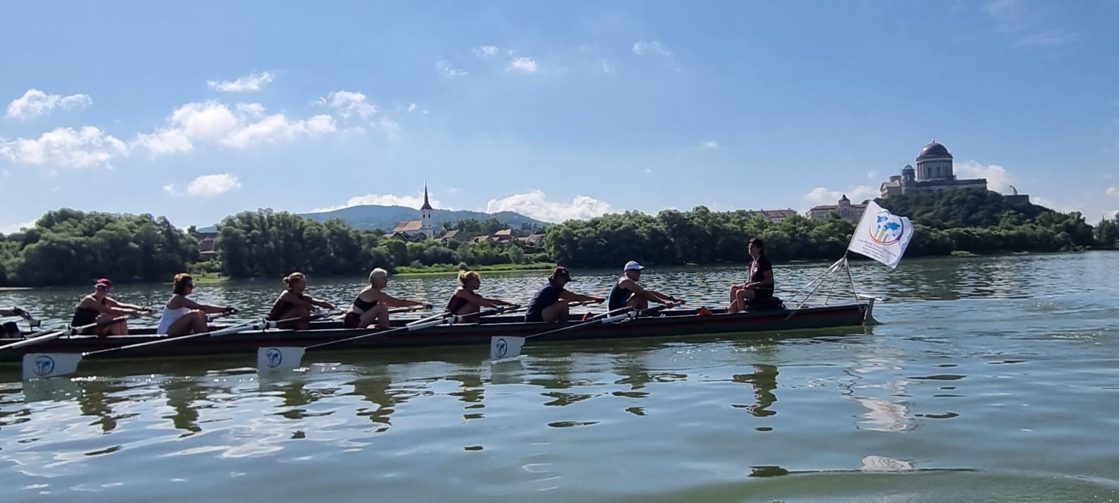 Un_equipaggio_in_regata_-_Discesa_a_remi_del_Danubio_2023