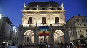 Palazzo_loggia_Pace