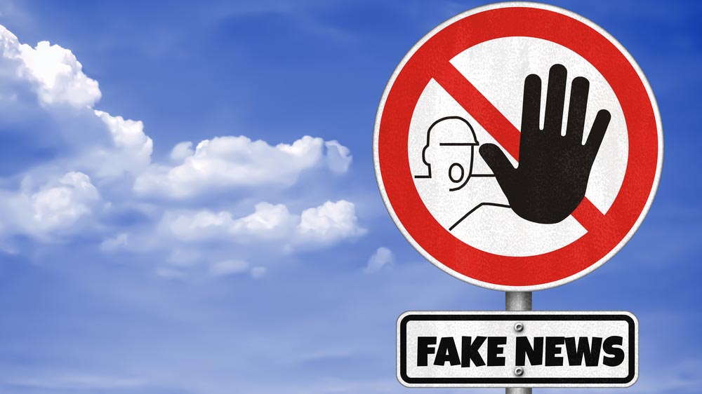 fake-news-facebook-2966228599