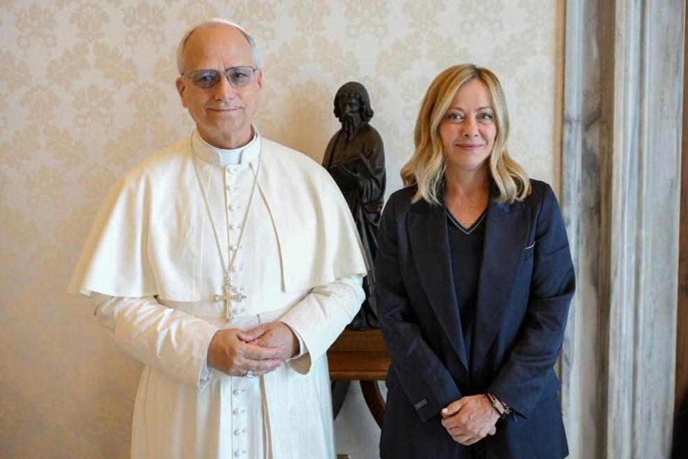 Meloni_e_Papa