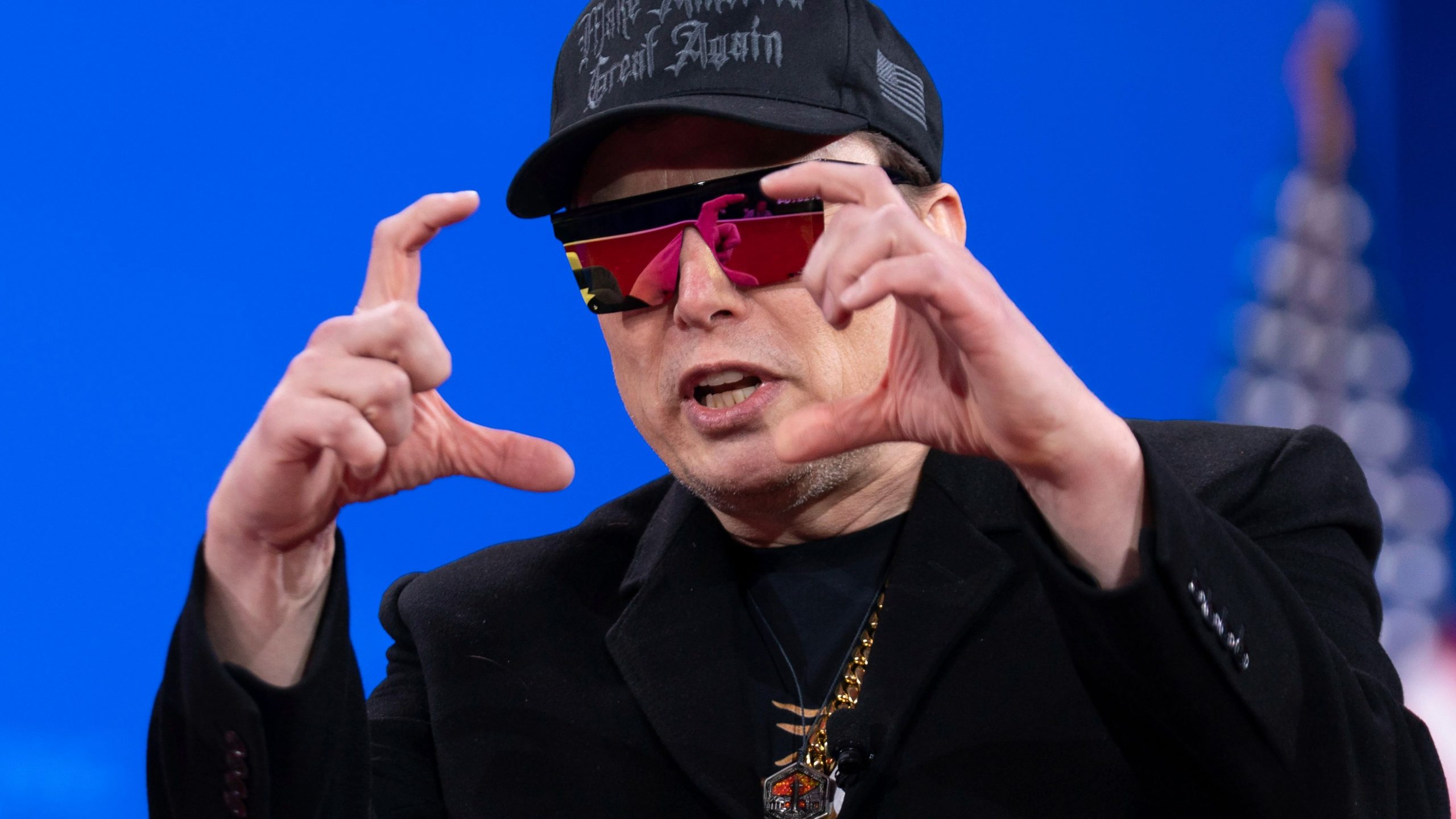 elon-musk_ccf0-197981859