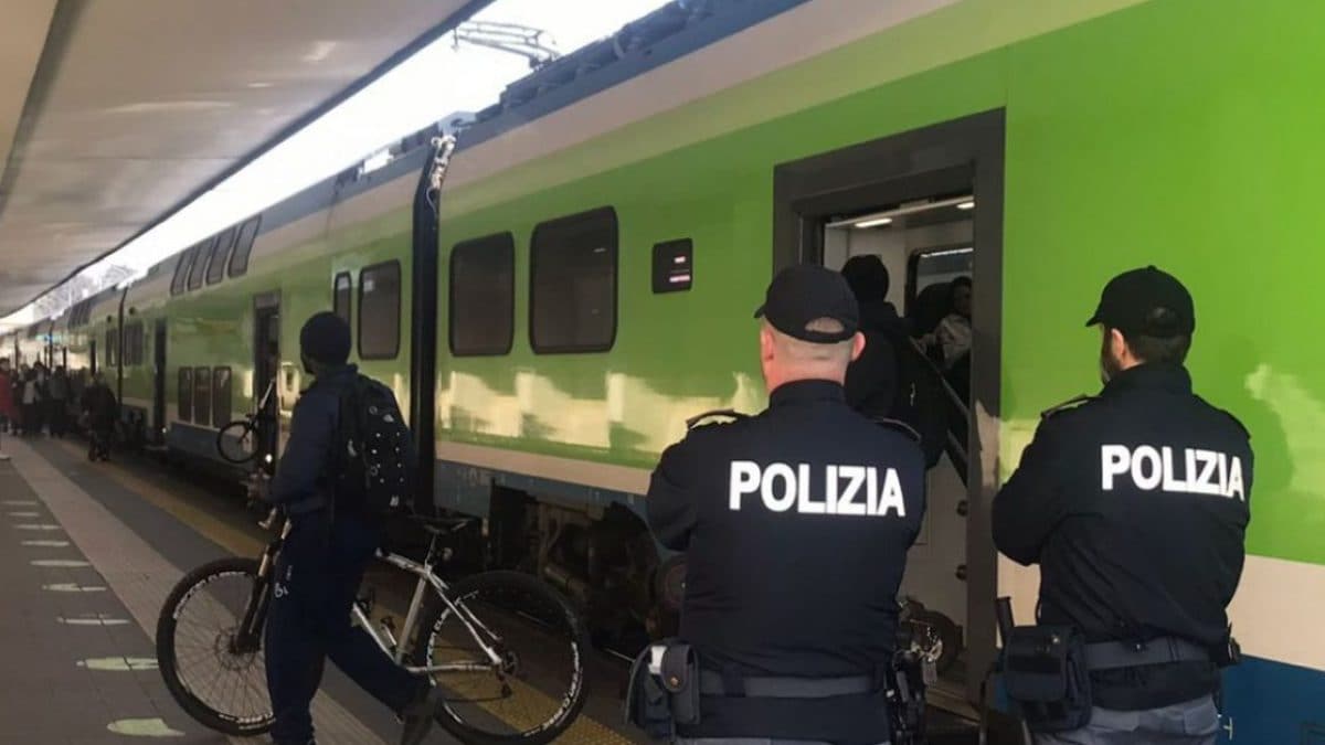 Treno_polizia