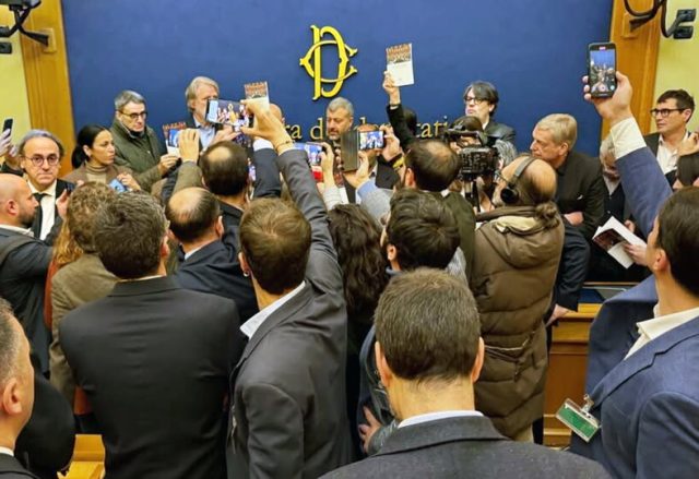 camera_bonelli_contro_casa_pound