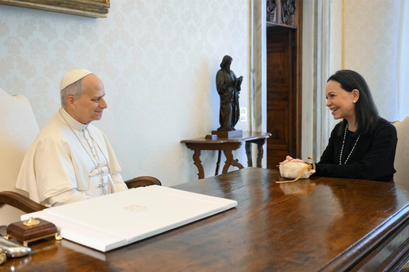 lEONE_E_MARIA_CORIINA_MACHADO