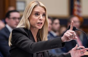 Bondi, rilasciati tutti i fascicoli Epstein Pam Bondi