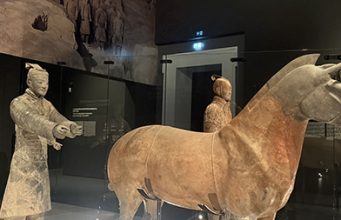 «La Civiltà dei Qin e Han» al Szépmüvészetimuzeum di Budapest «La Civiltà dei Qin e Han» - Photo copyright by Carlo Marino