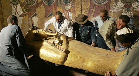 Tomba di Tutankhamon - https://www.wired.it/article/tutankhamon-tomba-misteri-100-anni-scoperta/
