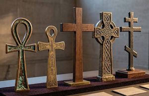 La Croce nelle religioni La Croce nelle religioni