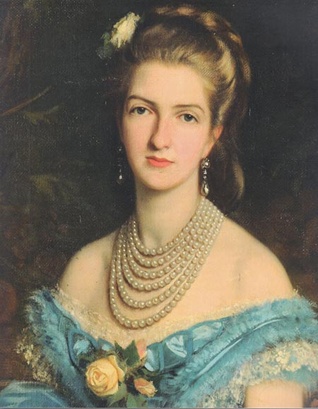 margherita-di-savoia Margherita di Savoia, in “Regina Margherita”, Catalogo della Mostra (Napoli, Palazzo Reale, 2011), a cura di Elena Fontanella, Ministero dei Beni Culturali - Fondazione DNArt, con un saggio di AAM su "Il margheritismo e il consolidamento della monarchia in Italia".