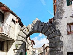 Caro case, rendiamo i paesi minori vivibili Riofreddo Arco di Santa Caterina