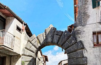 Caro case, rendiamo i paesi minori vivibili Riofreddo Arco di Santa Caterina